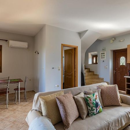 Chioureas Apartments Levktron Екстер'єр фото