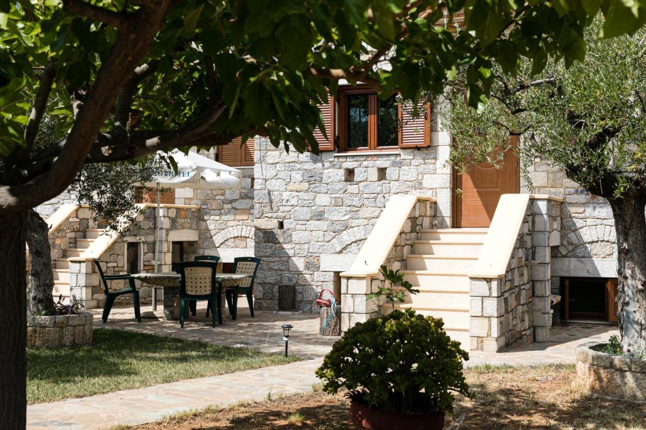 Chioureas Apartments Levktron Екстер'єр фото