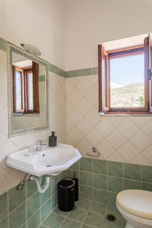 Chioureas Apartments Levktron Екстер'єр фото