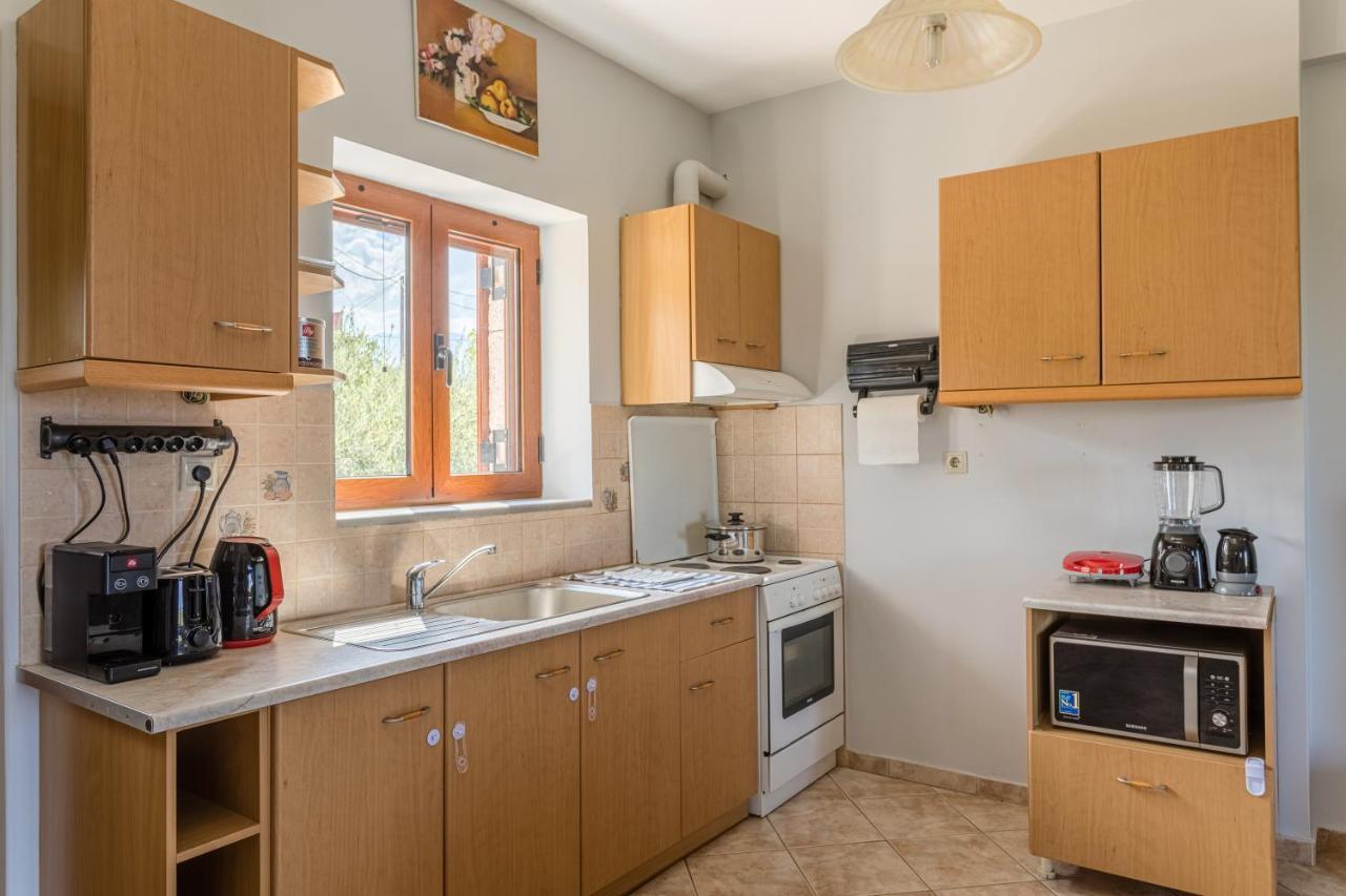 Chioureas Apartments Levktron Екстер'єр фото